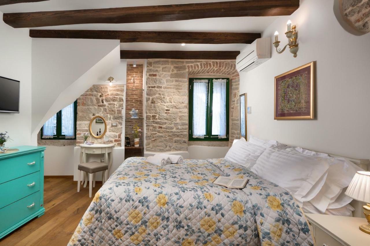 Monterosso Old Town Apartment โรวีน ภายนอก รูปภาพ