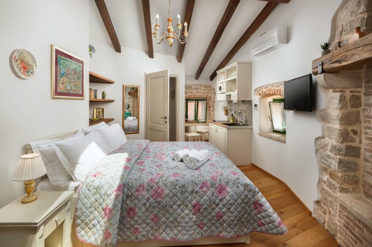 Monterosso Old Town Apartment โรวีน ภายนอก รูปภาพ